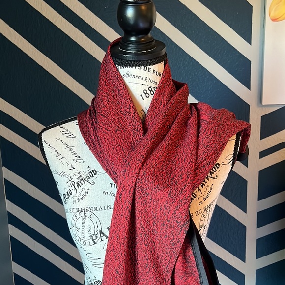 Lululemon Vinyasa in Red Black - Picture 3 of 9